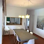 La Lisboa: Maison De *
